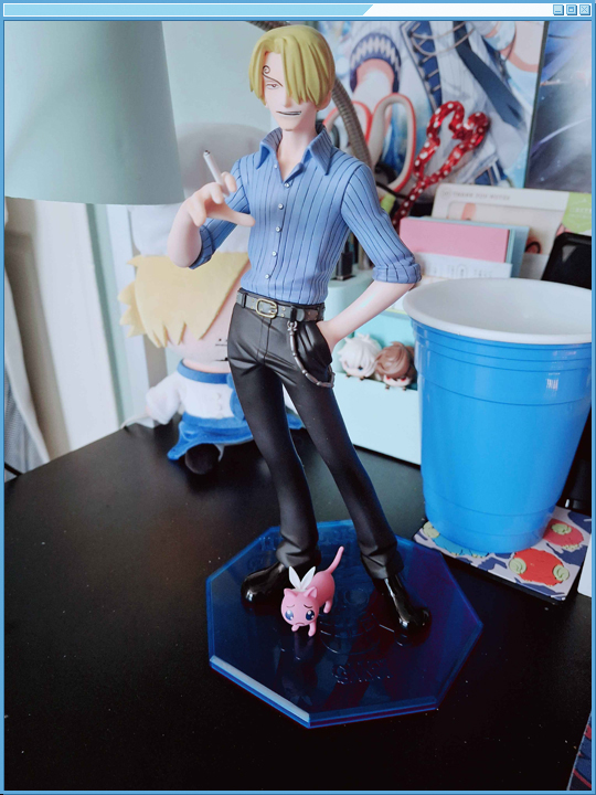 I got him for my birthday from a friend who took him out of my hands. He's incredibly charming even if he's not the best figure out here. I think vintage figs from the 2000s are the greatest though. One day, I might go for the old version of this figure from 2004. He looks like he was colored with highlighters, but it's kinda neat.